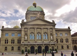 Anmeldung Kurs BESUCH IM BUNDESHAUS